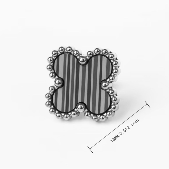 NEW Elegant Four Leaf Clover Design Stud Earrings PINK & GOLD 🩷 BARBIE FEVER 🩷 - Picture 5 of 6